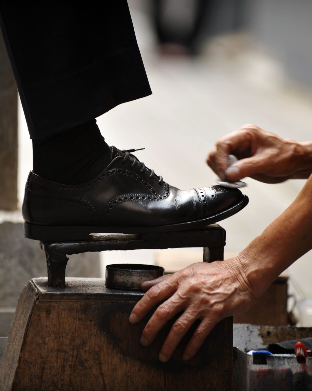 Shoeshine Encounter